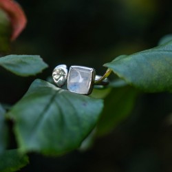 Anillo Astral (piedra Luna)